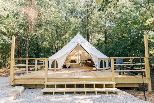 The Huckleberry Hideaway