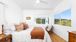 3 bedrooms, free WiFi, bed sheets - Nestle In Narooma - 10 Hillcrest Ave North Narooma (North Narooma)