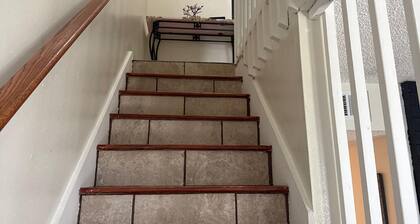 Charming New Orleans style in Destrehan minutes to MSY airport and FUN