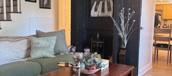 Charming New Orleans style in Destrehan minutes to MSY airport and FUN