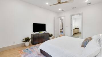 5 bedrooms, iron/ironing board, free WiFi, bed sheets