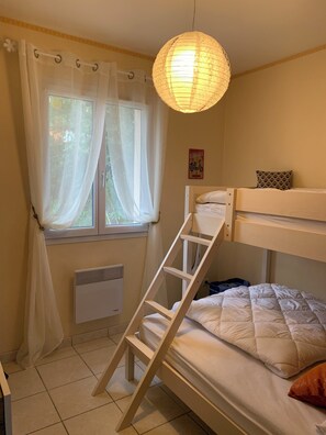 3 bedrooms, iron/ironing board, WiFi, bed sheets - Vacation home with private heated pool (Tavernes)