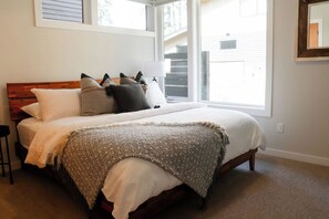 6 slaapkamers, een strijkplank/strijkijzer, wifi, beddengoed