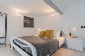 1 bedroom, iron/ironing board, free WiFi, bed sheets