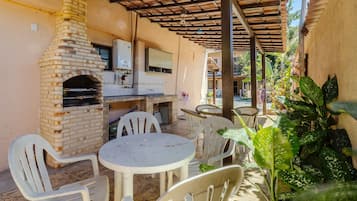 Basic-Villa | Speisen im Freien