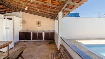 Kolam renang outdoor