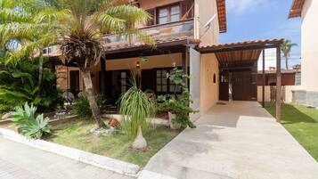 Basic Villa | Exterior