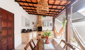 Basic Villa | Dining