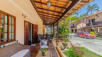 Basic Villa | Terrace/patio