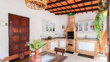 Basic Villa | Dining