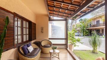 Basic Villa | Terrace/patio