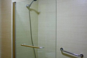 Hårtørrer, bidet, håndklæder, Sæbe