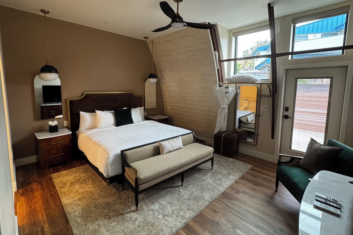 Superior Room, 1 King Bed, Accessible Bathtub, Patio | In-room safe, blackout drapes, soundproofing, iron/ironing board