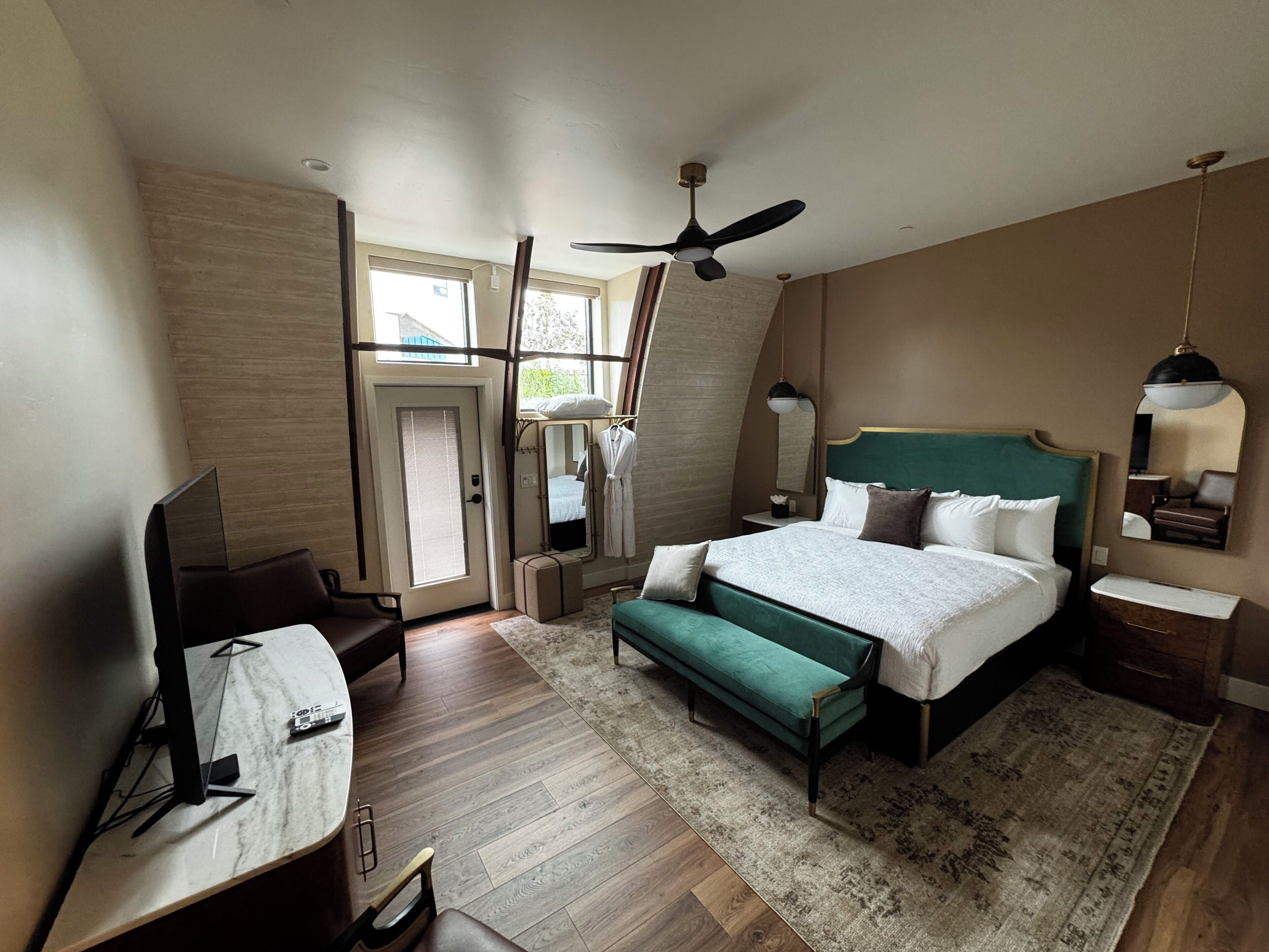 Caja de seguridad en la habitación y cortinas blackout 