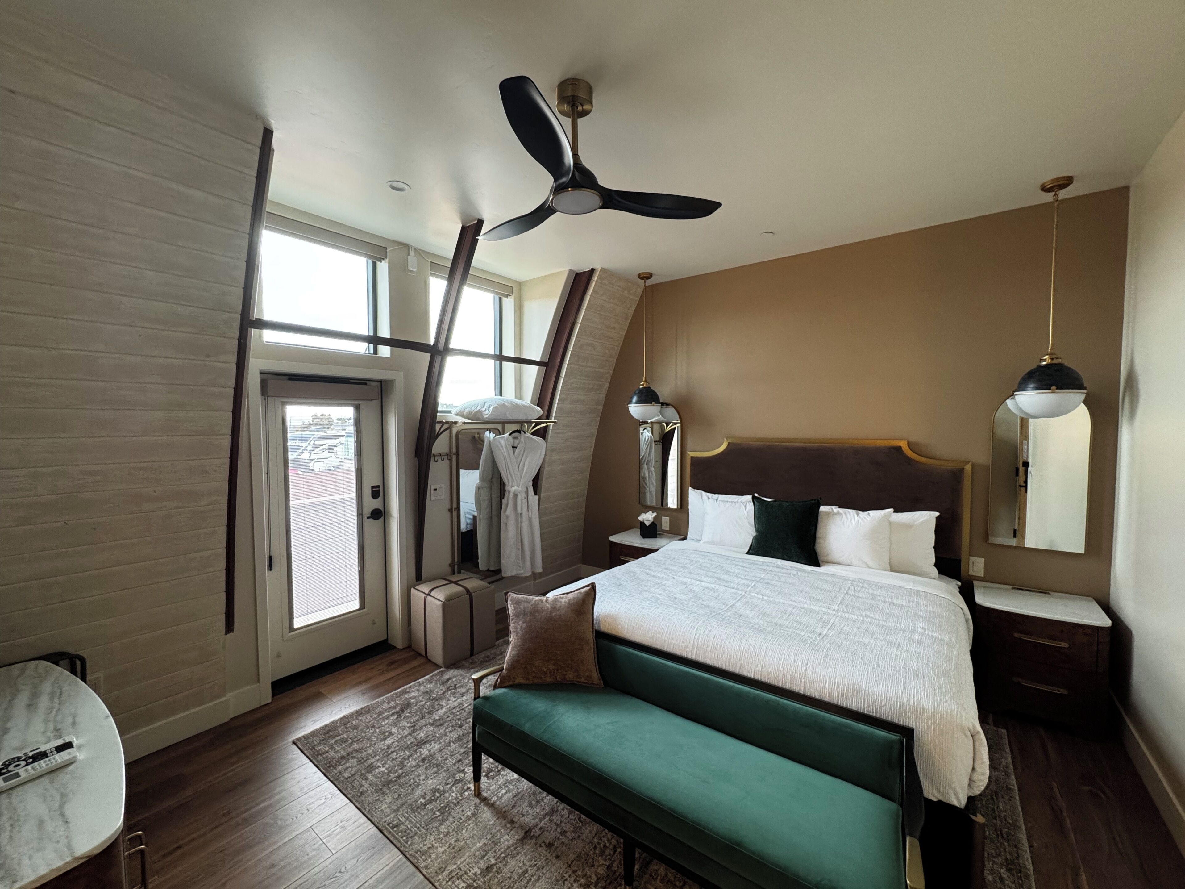 Caja de seguridad en la habitación y cortinas blackout 