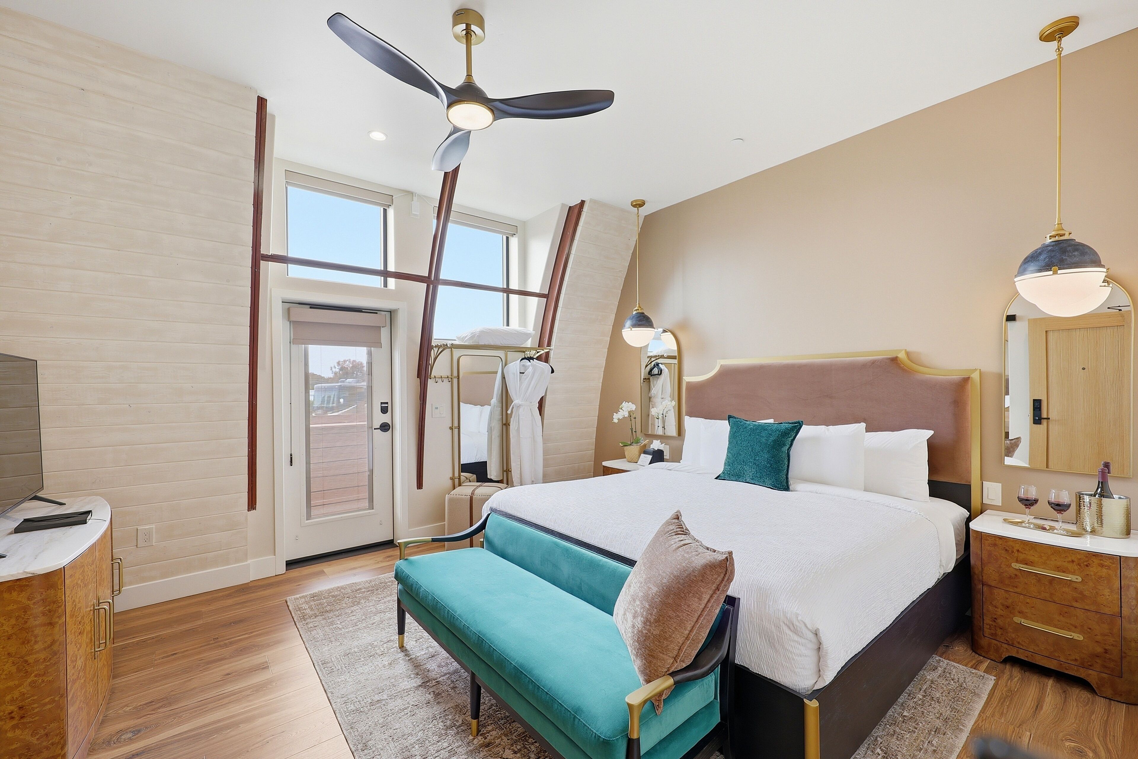 Camera Deluxe, patio | Biancheria da letto ipoallergenica, una cassaforte in camera