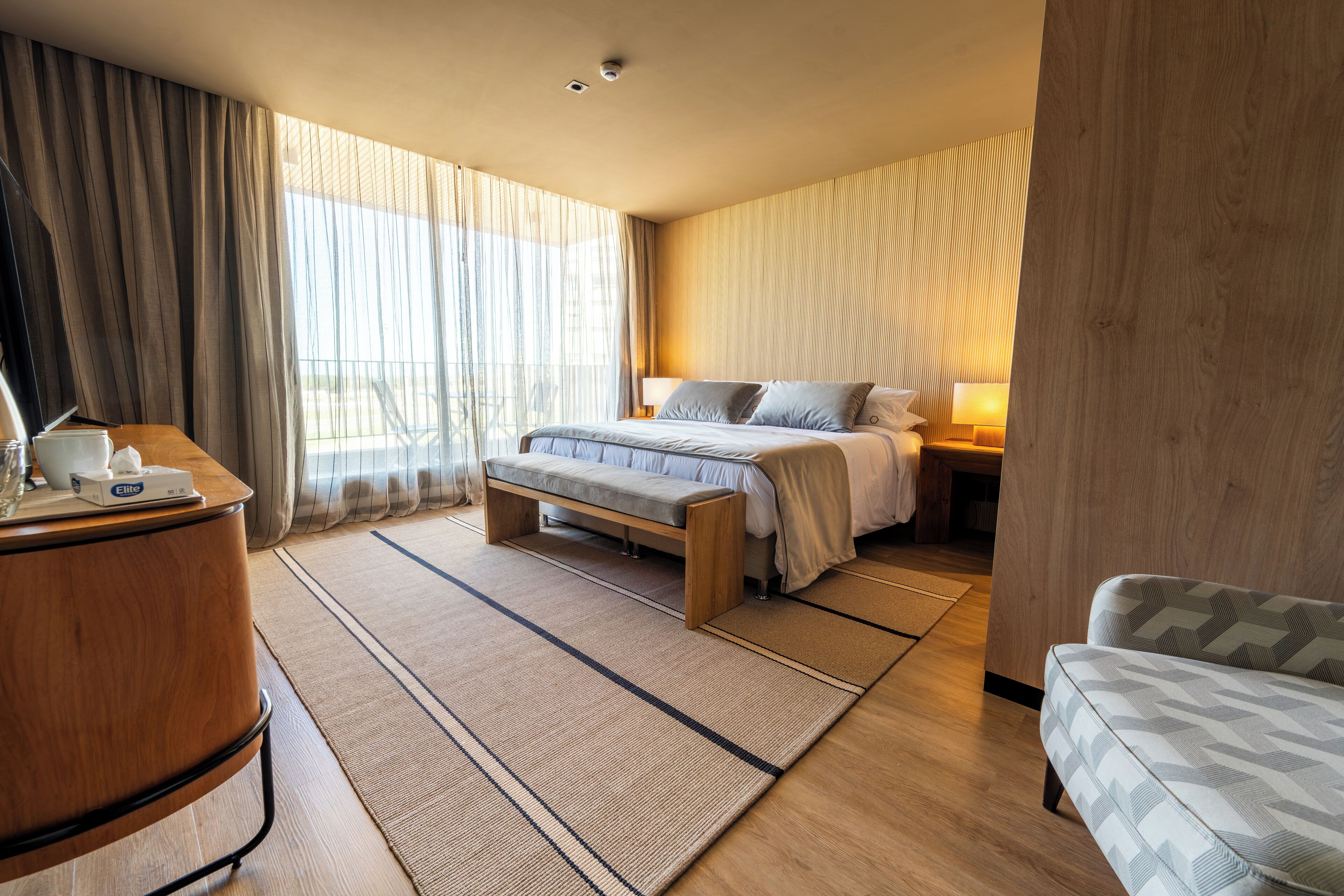 Suite estudio superior, vistas a la playa | Caja fuerte y wifi gratis