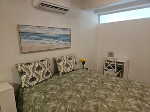 1 bedroom, iron/ironing board, internet, bed sheets