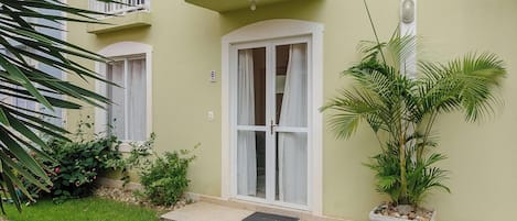 Basic-Villa | Außendetails