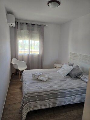 1 bedroom, free WiFi, bed sheets