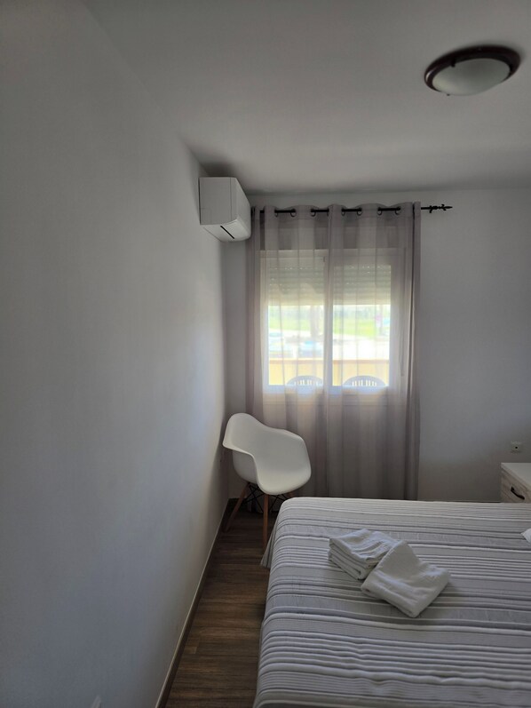 1 bedroom, free WiFi, bed sheets