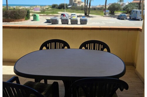 1 Bed Flat - Sleeps 2 - Parking - Wifi