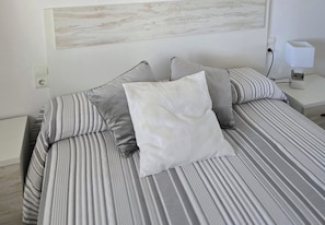 1 bedroom, free WiFi, bed sheets - 1 Bed Flat - Sleeps 2 - Parking - Wifi (Southampton)