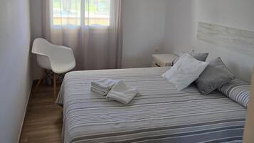 1 bedroom, WiFi (free), bed sheets