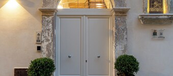 La Dimora di San Nicola charming apartment | Terrace & Jacuzzi access