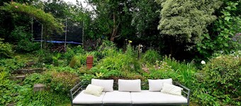 Pass the Keys | 4-Bedroom Retreat in Radyr w/Lush Gardens & Parking