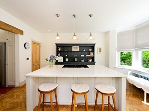 المنشأة من الداخل