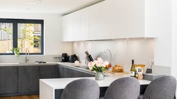 Fridge, microwave, oven, dishwasher