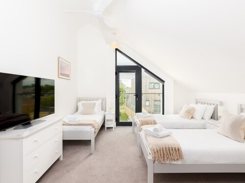 Pass the Keys | Minety Lake lodge | hot tub | games room