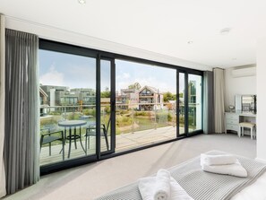 4 chambres, fer et planche à repasser, lit parapluie, Wi-Fi gratuit