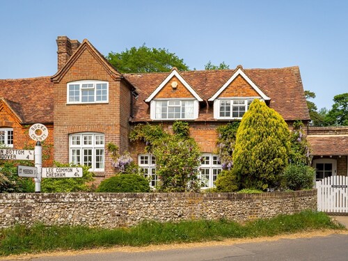 Quintessential Chilterns Cottage | Pass the Keys