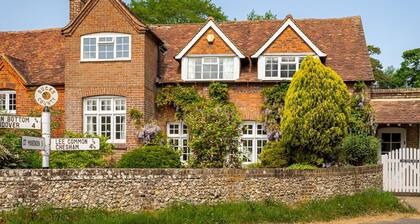 Quintessential Chilterns Cottage | Pass the Keys