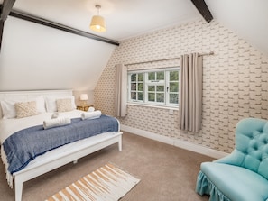 2 bedrooms, iron/ironing board, free WiFi, bed sheets