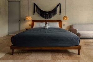 2 bedrooms, iron/ironing board, WiFi