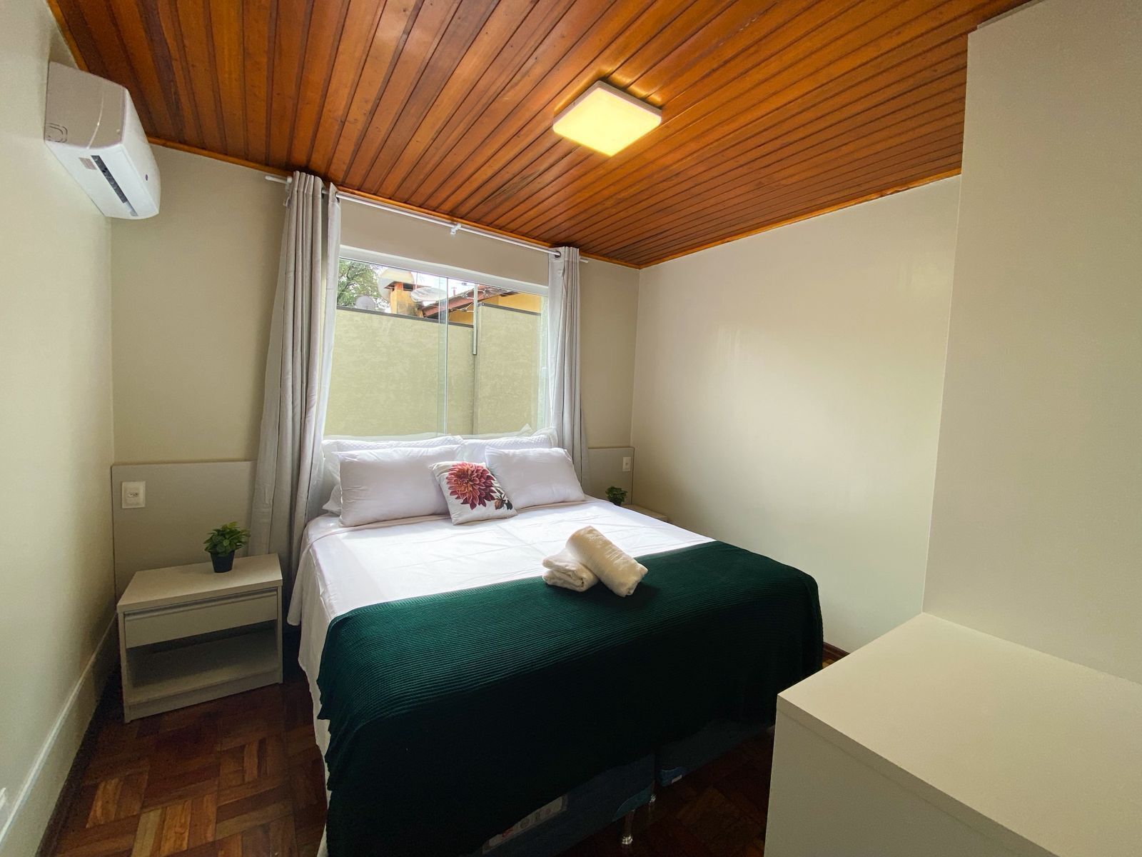 Setrika/meja setrika dan Wi-Fi gratis