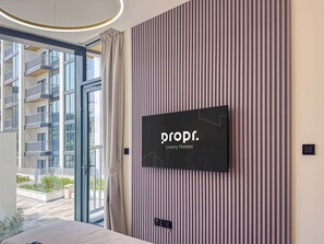 1 chambre, coffres-forts dans les chambres, fer et planche à repasser