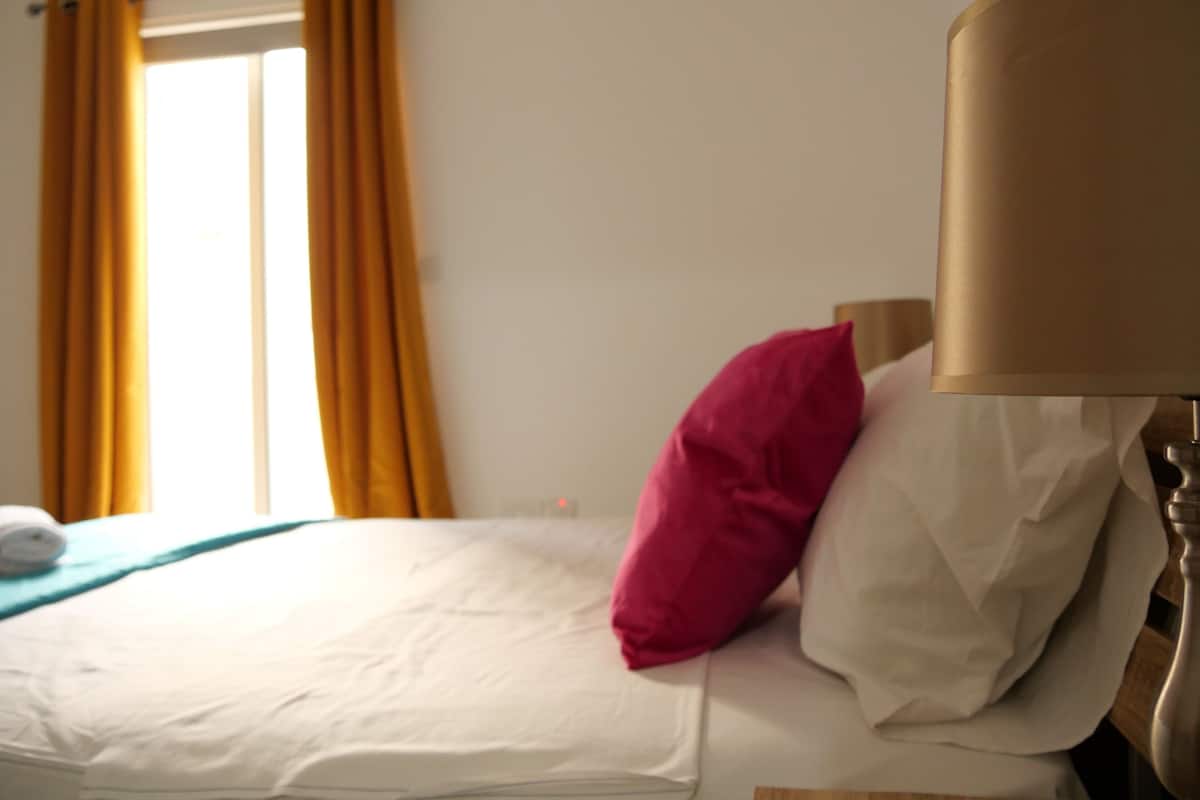 Blackout curtains, iron/ironing board, free WiFi