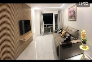 Comfort Apartment, Lanai, Beach View | Living area