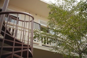 Chambre Double, balcon, vue jardin | Terrasse/Patio