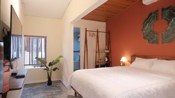 Minibar, individually decorated, individually furnished, free WiFi