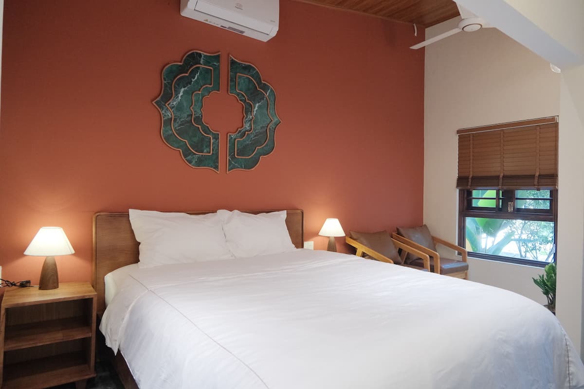 Minibar, decoración personalizada, muebles diferentes y wifi gratis