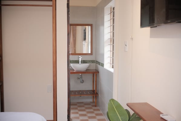 Chambre Double, balcon, vue jardin