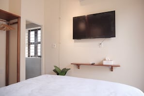 Basic Double Room, Balcony, Garden View | Minibar, individually decorated, individually furnished, free WiFi