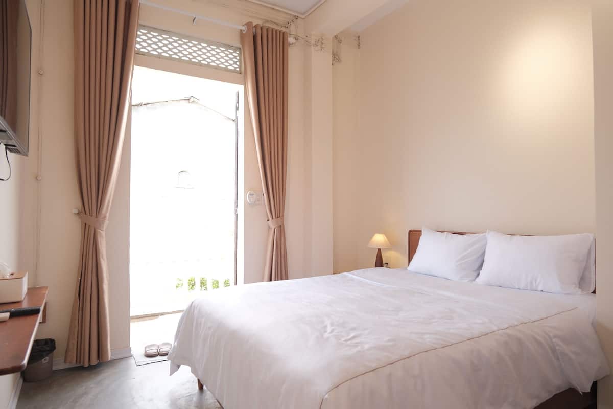 Chambre Double, balcon, vue jardin