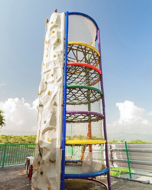 Children's play area - outdoor - Hotel Vista Verde (Yauco)