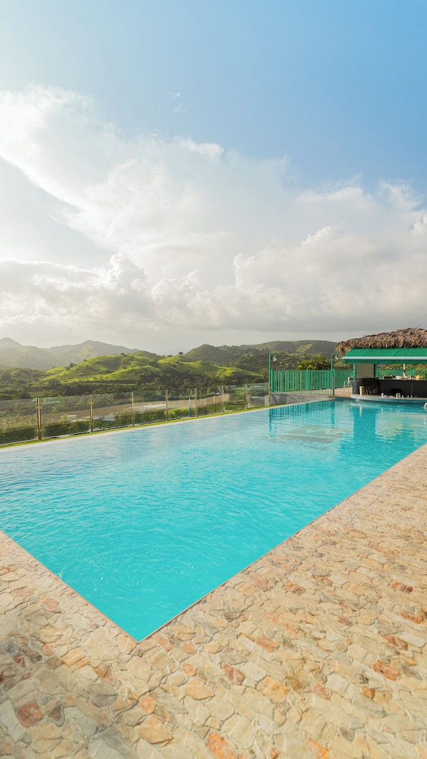 2 outdoor pools